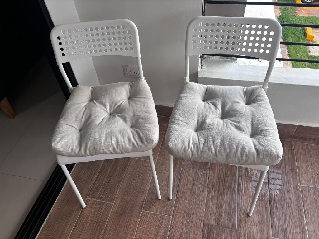 Silla tipo comedor con su cojín incluido x4 Foto 7316352-1.jpg