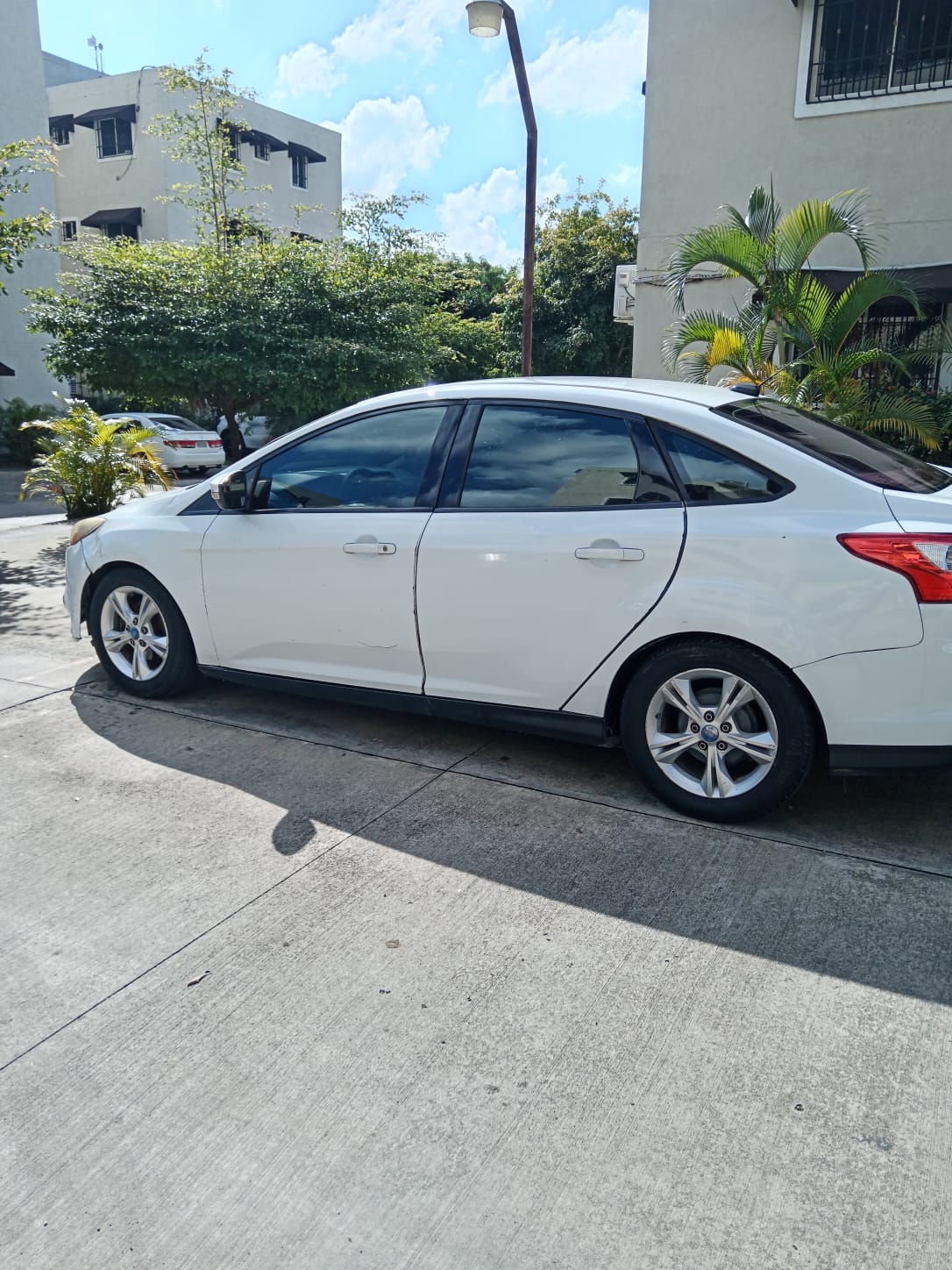 VENDO FORD FOCUS 2013 UNA GANGA AIRE QUE PICA Foto 7316533-4.jpg