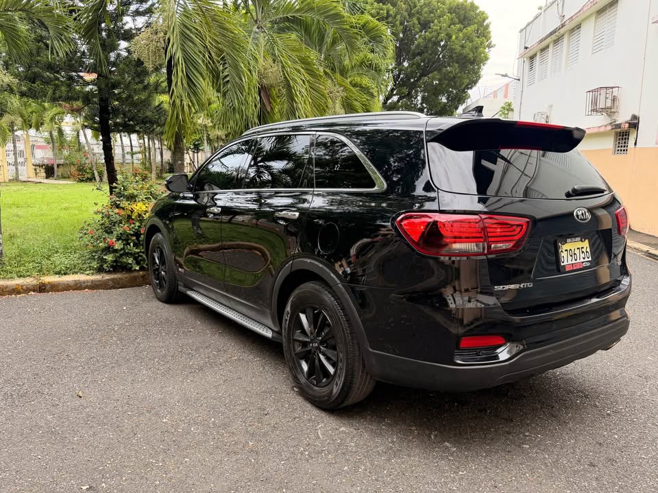 KIA SORENTO 2019  4x4  CLEAN CARFAX 3 FILAS ASIENTOS  EXCELENTE CONDIC Foto 7316861-6.jpg