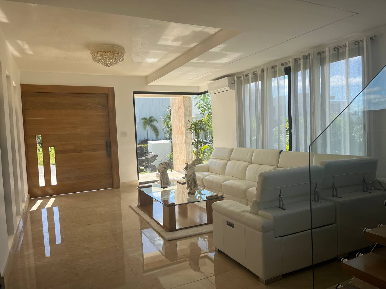 Vendo hermosa villa en Playa Nueva Romana  Foto 7317398-3.jpg