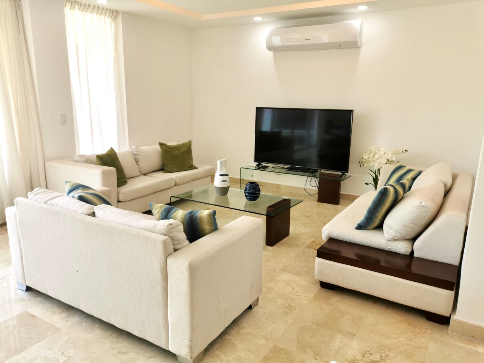 Vendo hermosa villa en Playa Nueva Romana  Foto 7317402-3.jpg