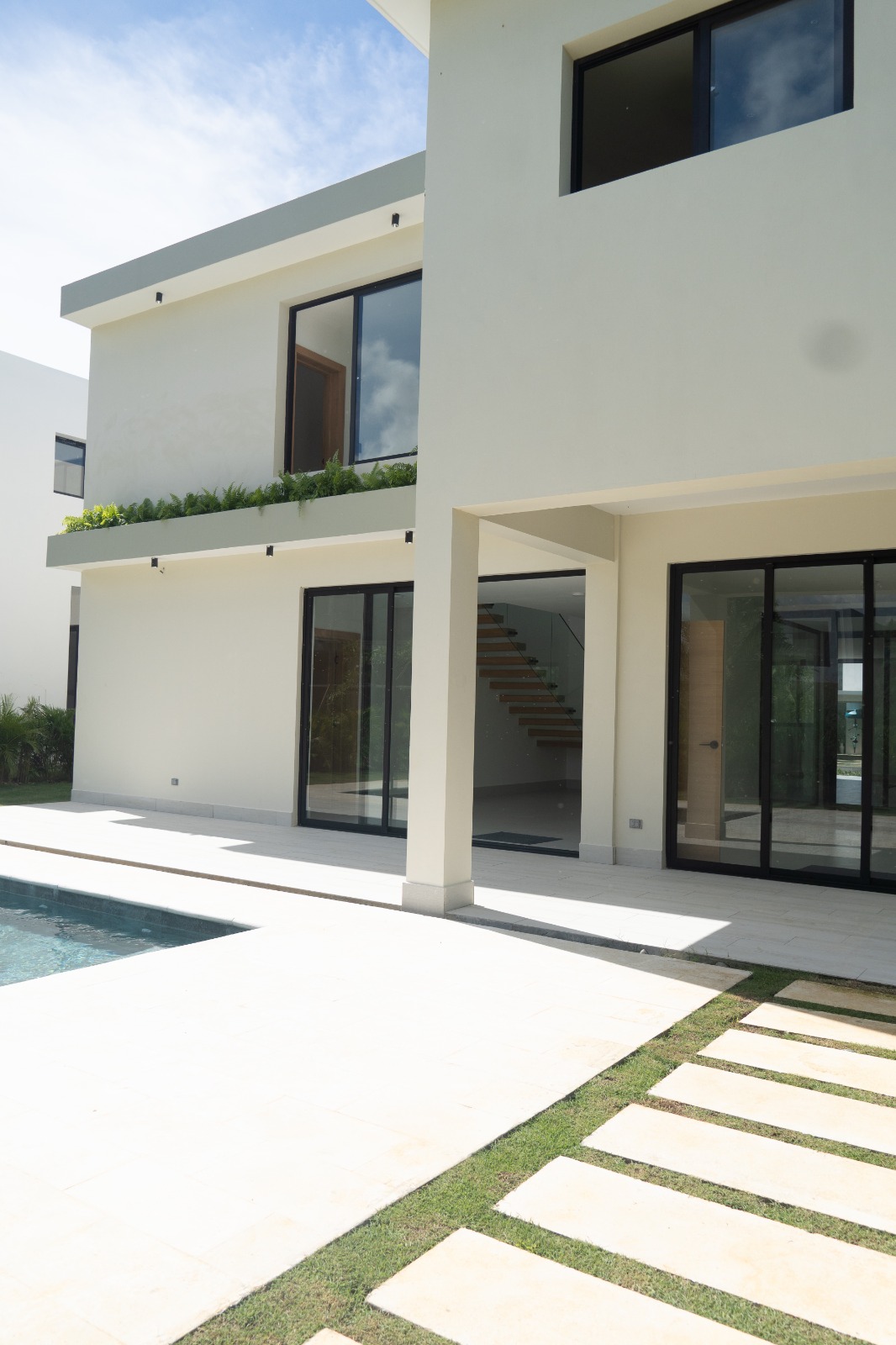 Vendo hermosa villa en Playa Nueva Romana  Foto 7317409-3.jpg