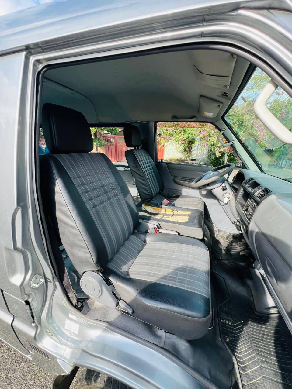 Mazda bongo 2017 Foto 7317429-2.jpg