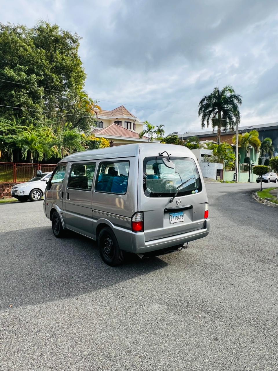 Mazda bongo 2017 Foto 7317429-3.jpg