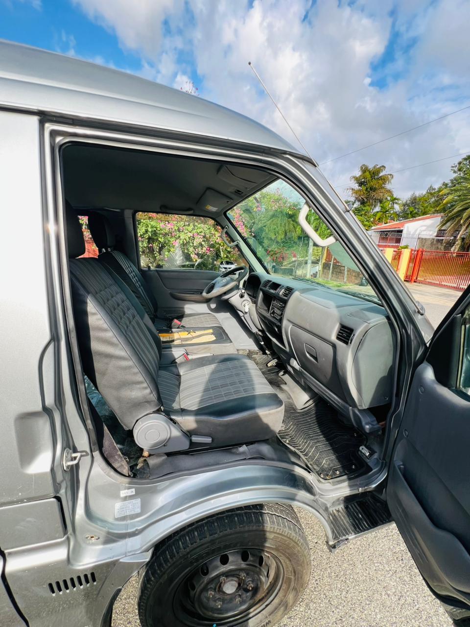 Mazda bongo 2017 Foto 7317429-8.jpg