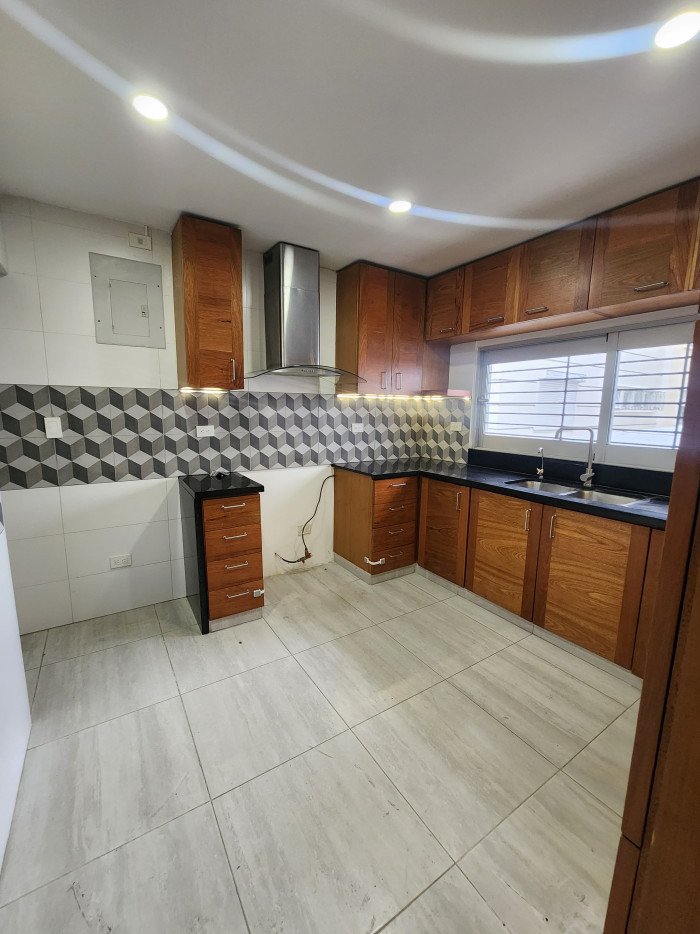 Apartamento en alquiler en Naco  Totalmente remodelado Foto 7317450-1.jpg