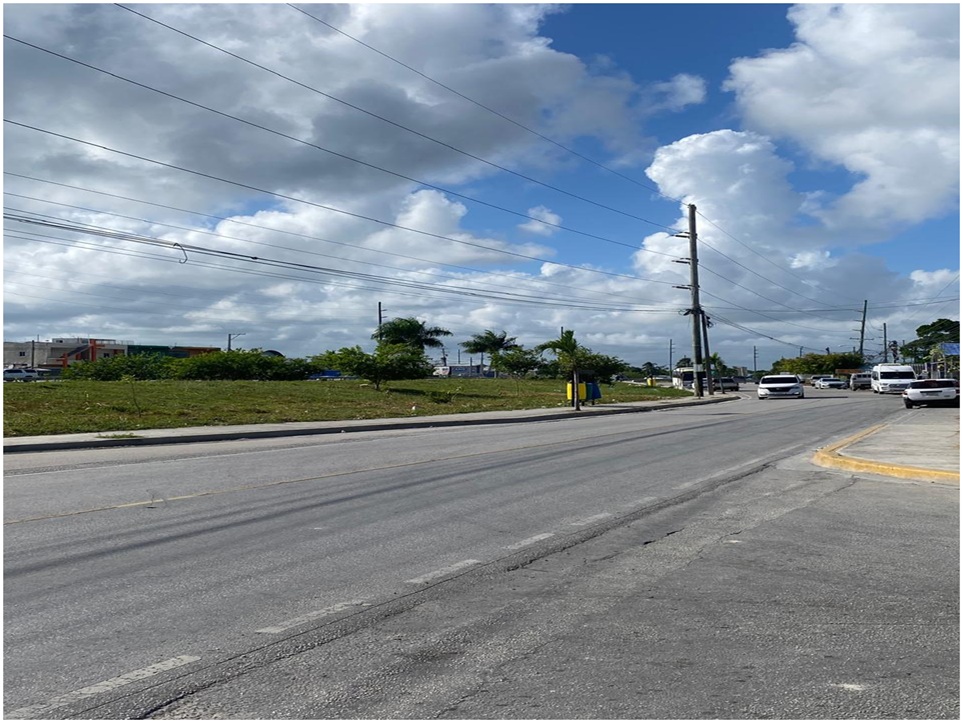 Vendo Local Comercial de 485 Mts.2 en Av. Estados Unidos BAVARO por de Foto 7317631-11.jpg