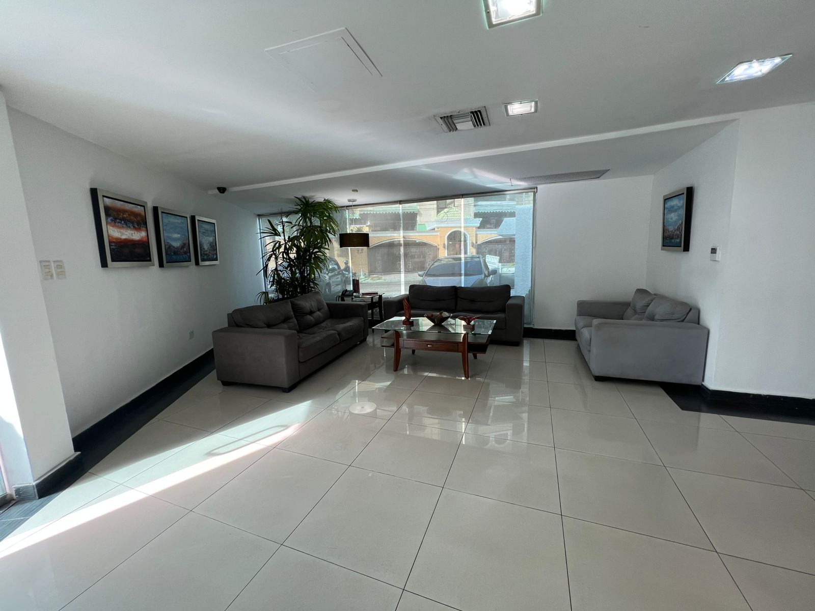 VENDO EDIFICIO COMERCIAL O DE OFICINAS EN EL VERGEL 1750 Mts.2 DE OPOR Foto 7317632-3.jpg