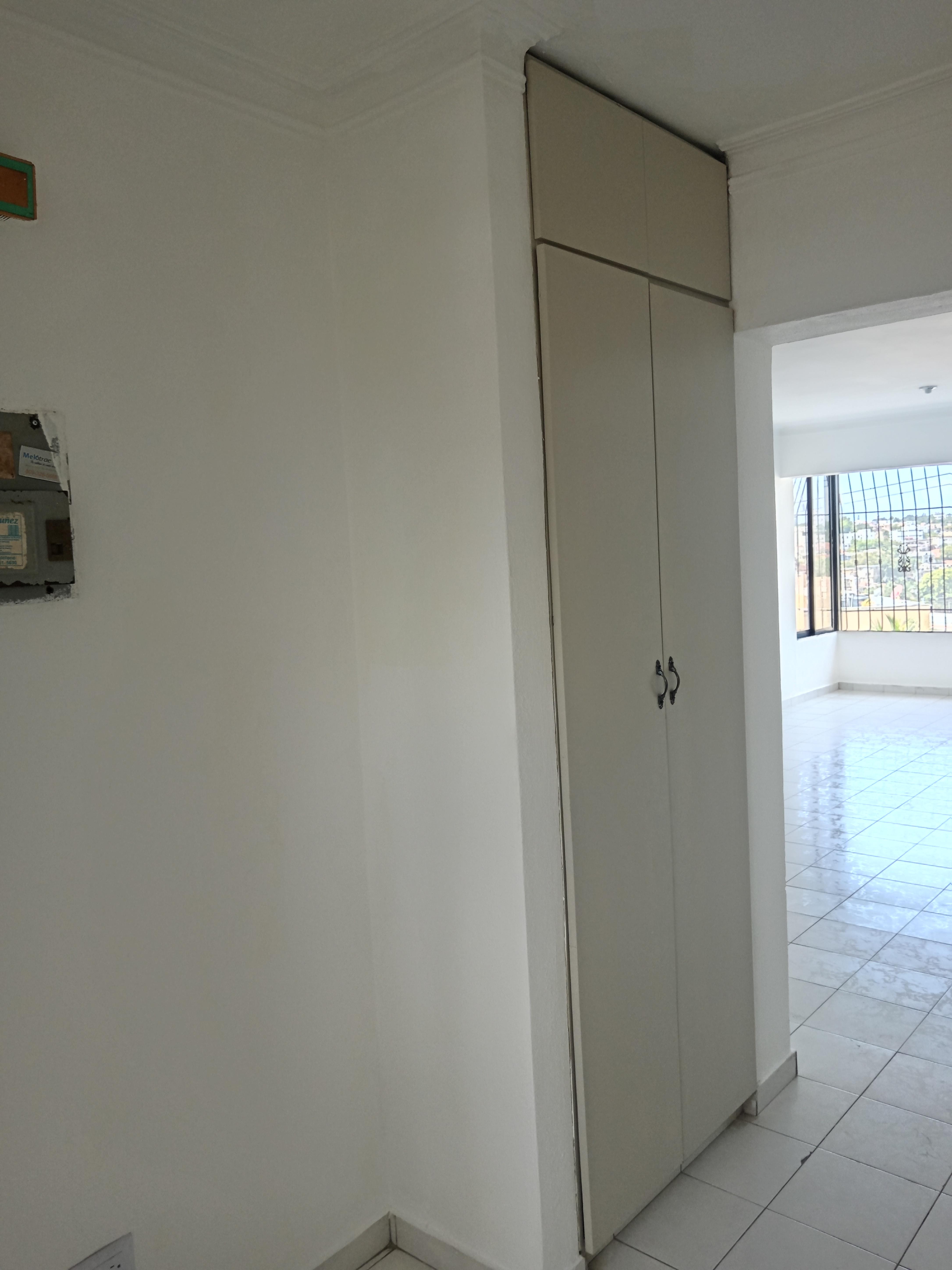 RENTO APARTAMENTO CERCANO AL COLEGIO SEK ARROYO HONDO 3ER PISO Foto 7317794-10.jpg