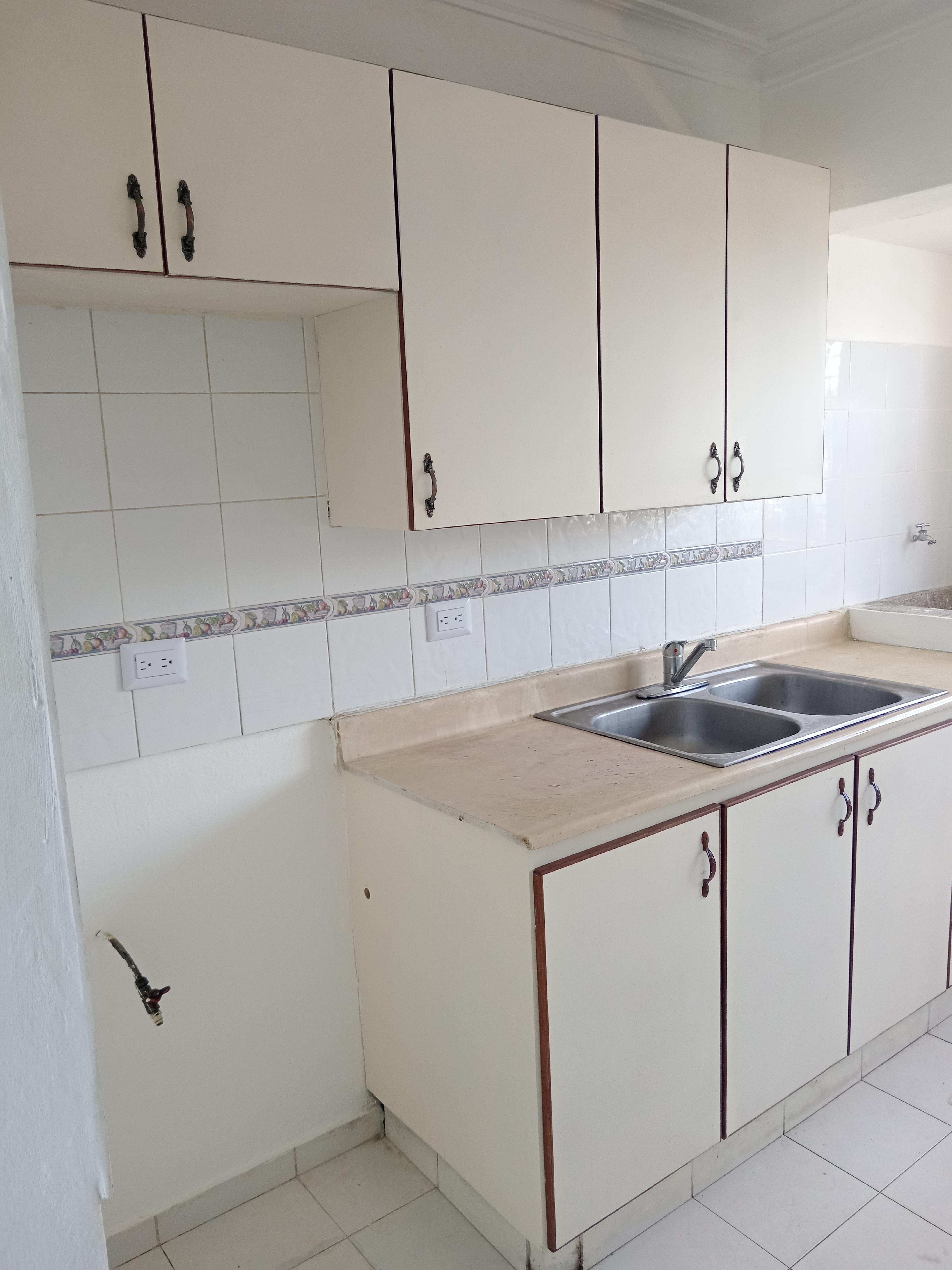 RENTO APARTAMENTO CERCANO AL COLEGIO SEK ARROYO HONDO 3ER PISO Foto 7317794-11.jpg