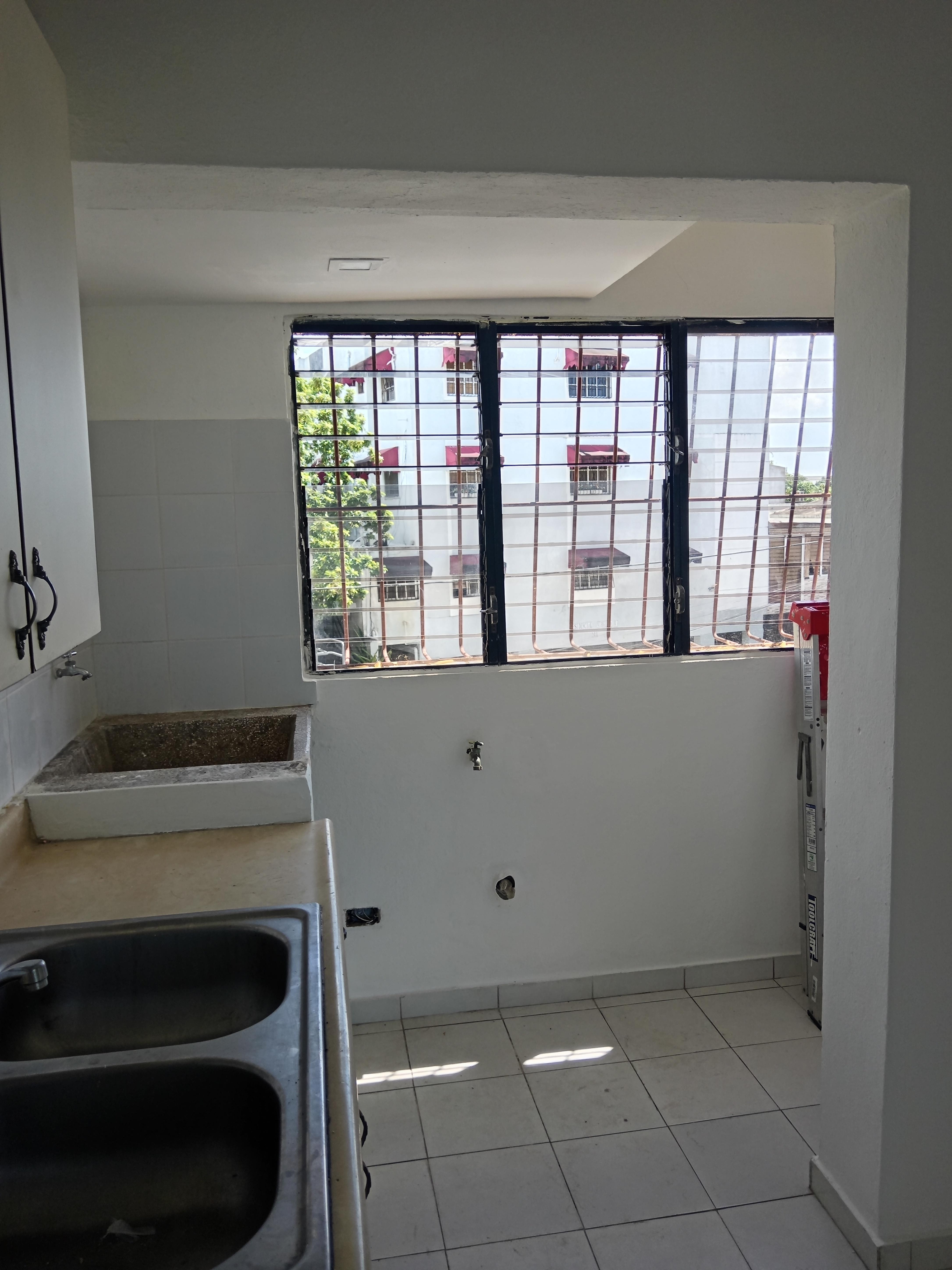 RENTO APARTAMENTO CERCANO AL COLEGIO SEK ARROYO HONDO 3ER PISO Foto 7317794-12.jpg