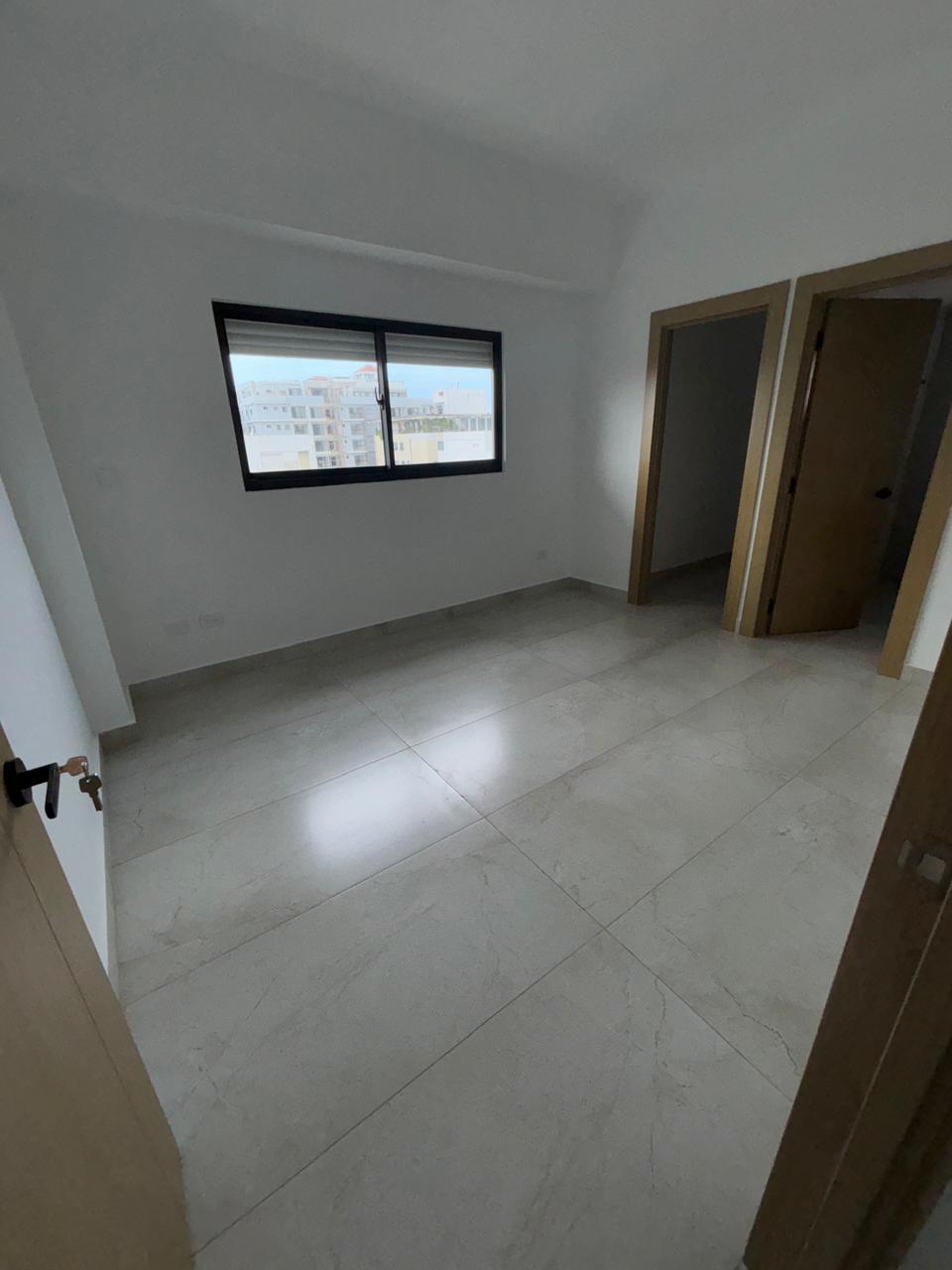 Alquiler de apartamento nuevo 3 habitaciones en Evaristo Morales Foto 7317880-6.jpg