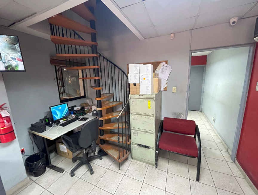 Edificio Comercial en Venta o Alquiler Ensanche Kennedy Foto 7317897-5.jpg