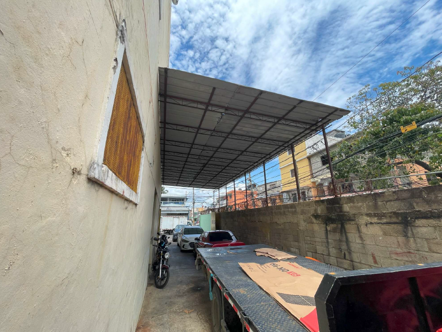 Edificio Comercial en Venta o Alquiler Ensanche Kennedy Foto 7317897-6.jpg