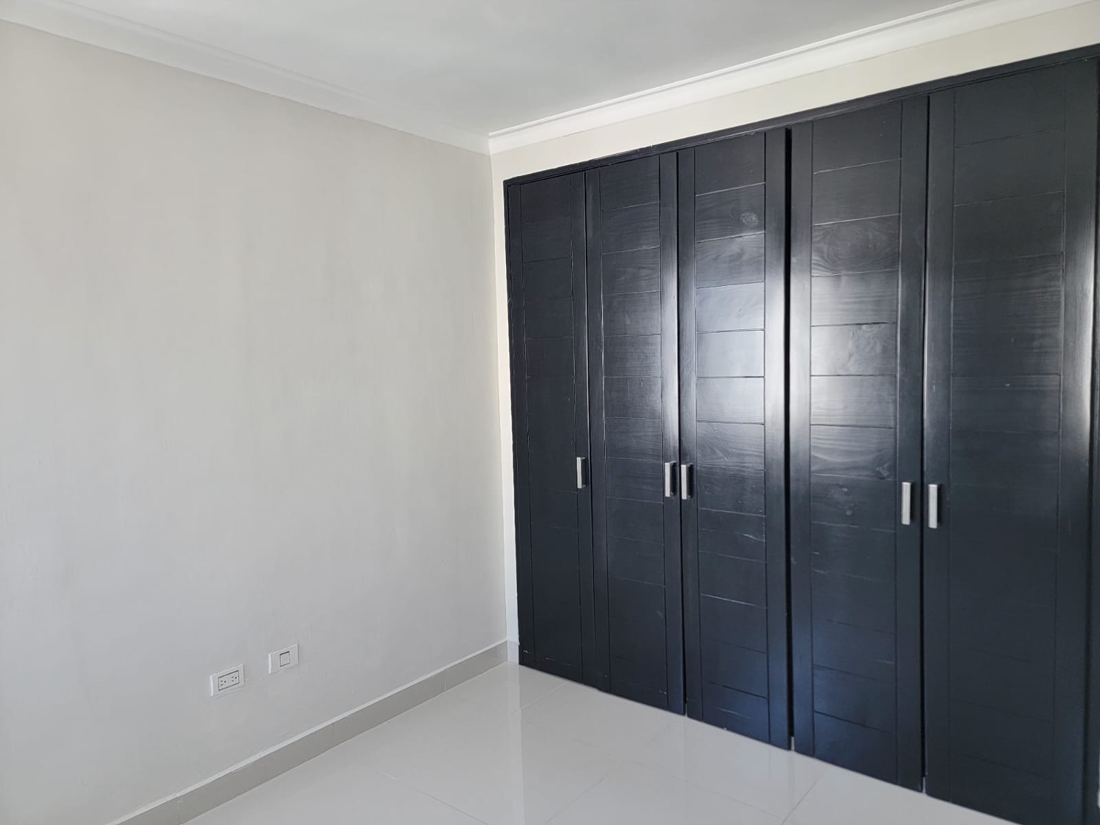 RENTO CONFORTABLE APARTAMENTO 4TO PISO 3 HAB 2 BAÑOS AREA SOCIAL SEGUR Foto 7317964-3.jpg