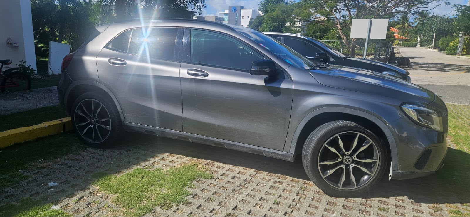 Mercedes-Benz Gla 200 en La Altagracia Foto 7318007-8.jpg