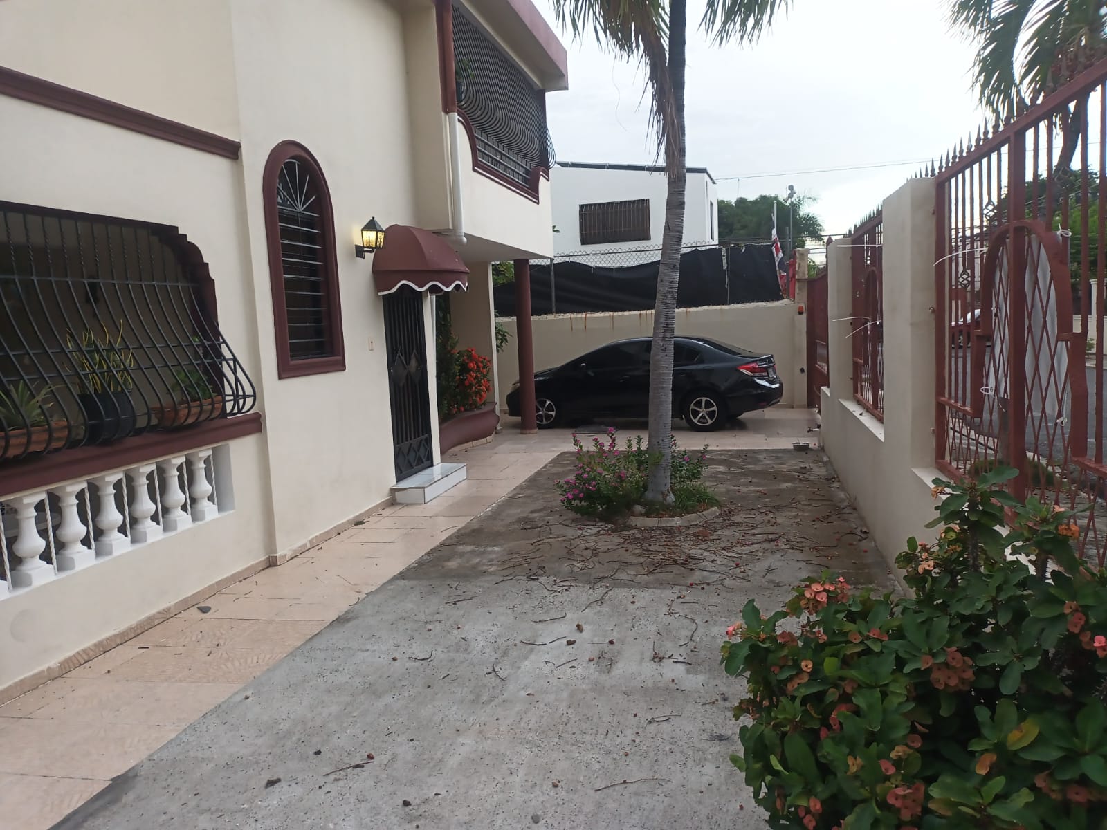 ????CASA  EN LOS RESTAURADORES????  ️PRECIO DE VENTA RD35000000.00  At Foto 7318009-8.jpg