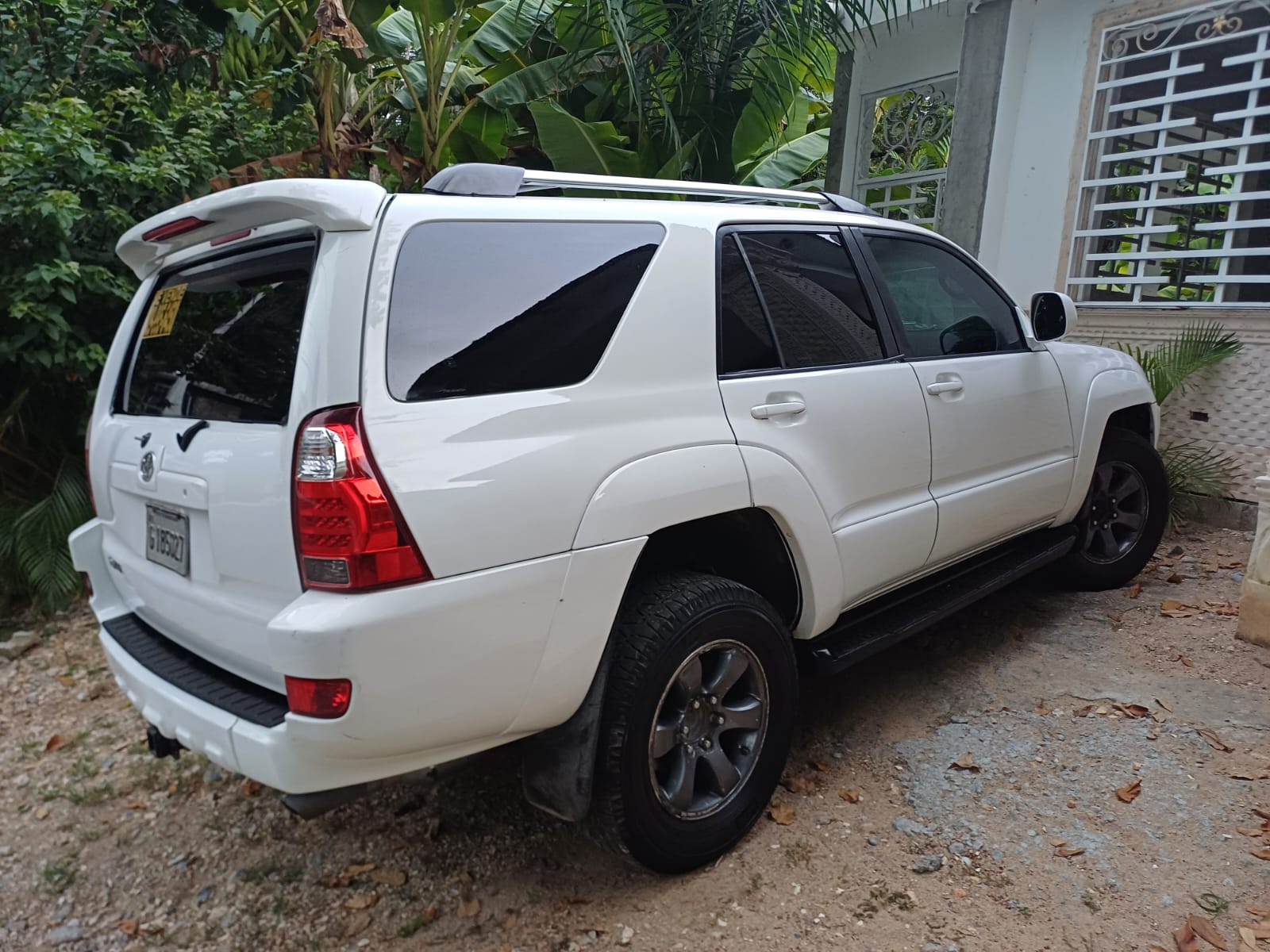 Toyota Runner 4x4 blanca 2004 en excelentes condiciones motor y transm Foto 7318068-2.jpg