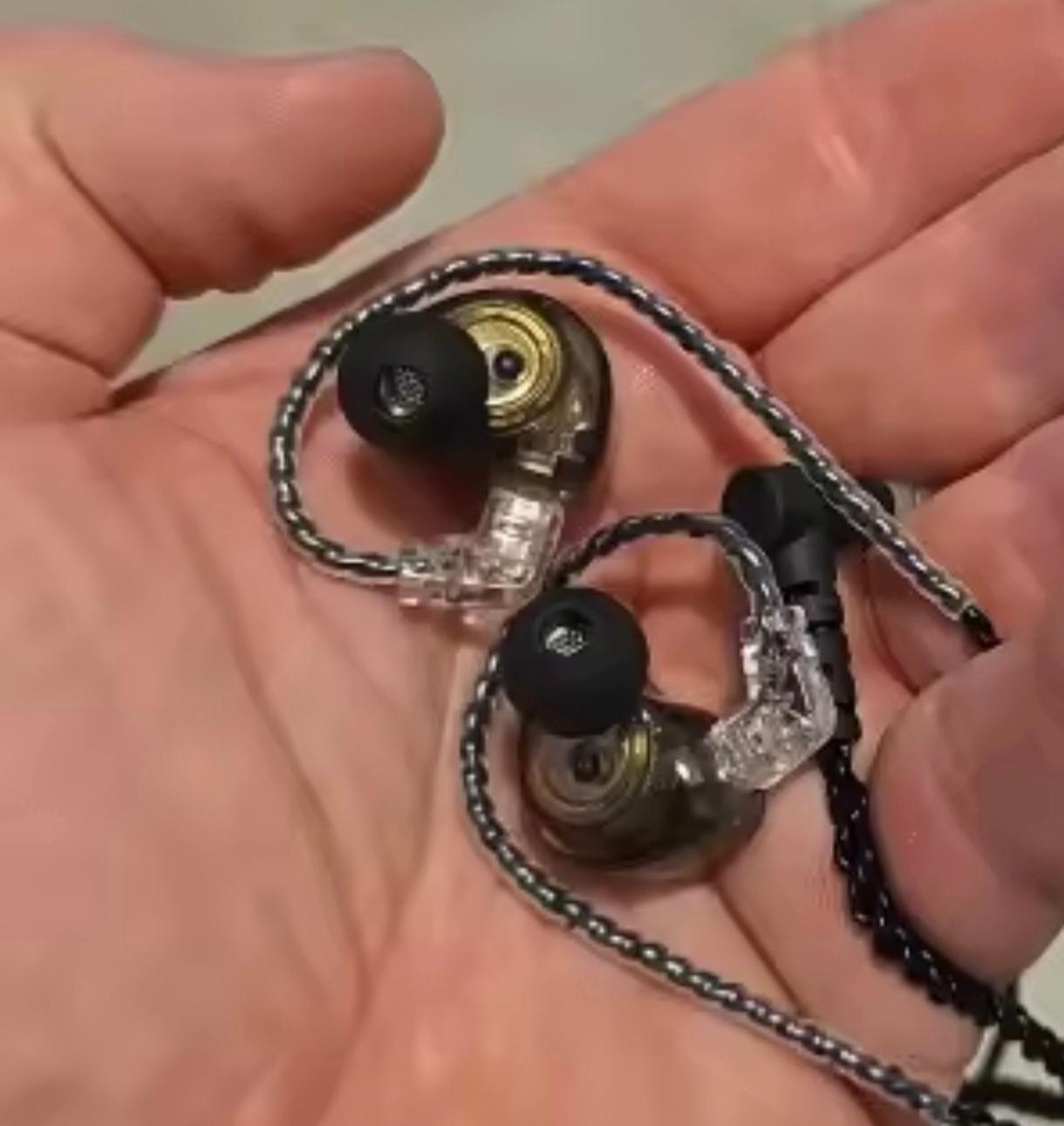 QKZ Enzo Pro / auricular in-ears Gaming profesional Foto 7318107-4.jpg