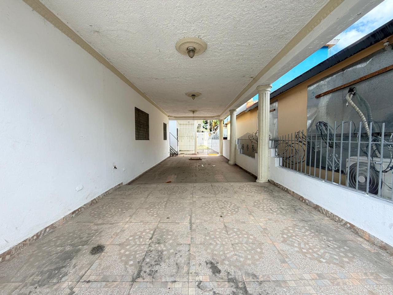 VENDO 2 locales comerciales  Casa con patio LISTA para NEGOCIO O INVER Foto 7318165-10.jpg