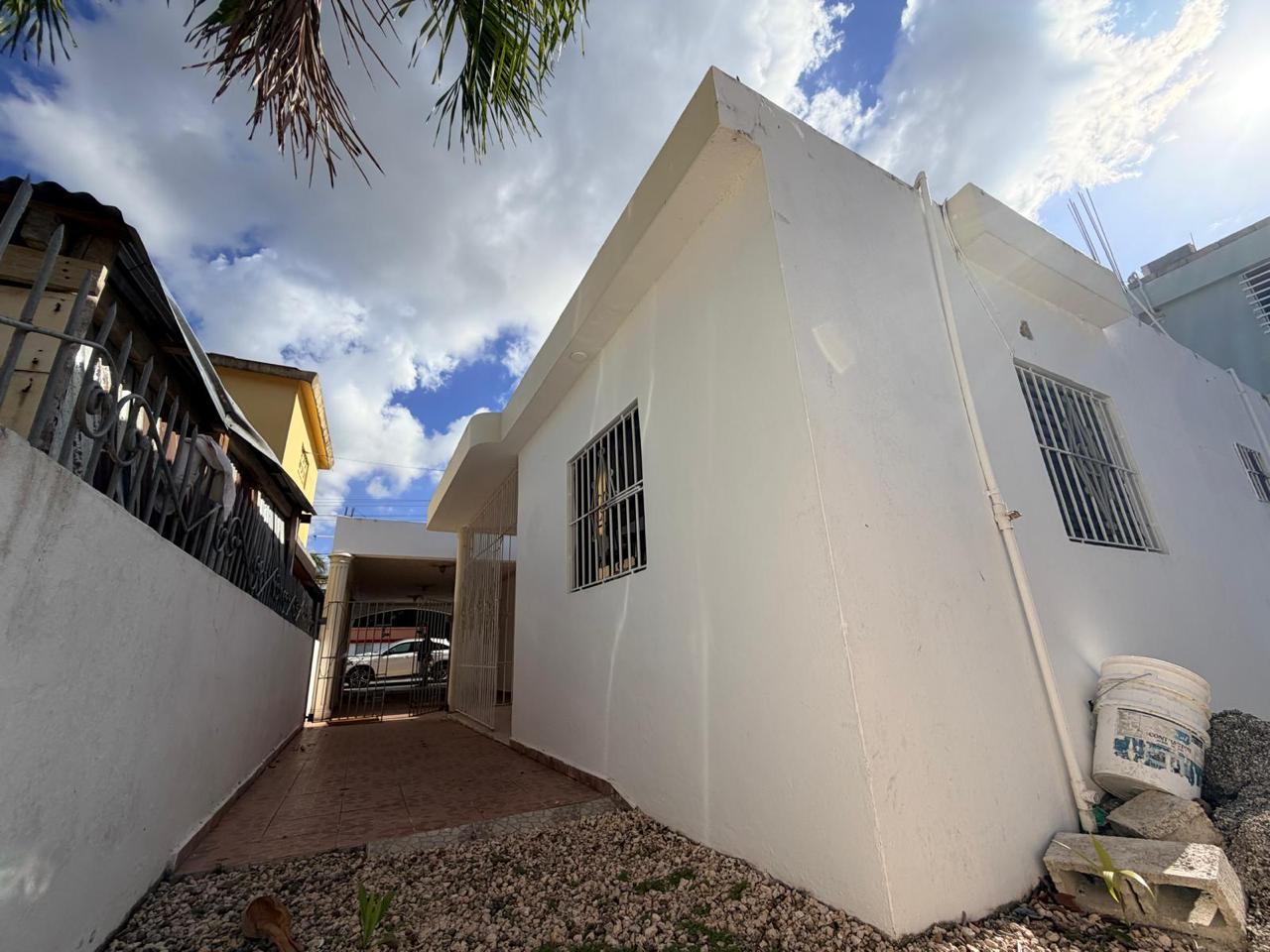 VENDO 2 locales comerciales  Casa con patio LISTA para NEGOCIO O INVER Foto 7318165-3.jpg