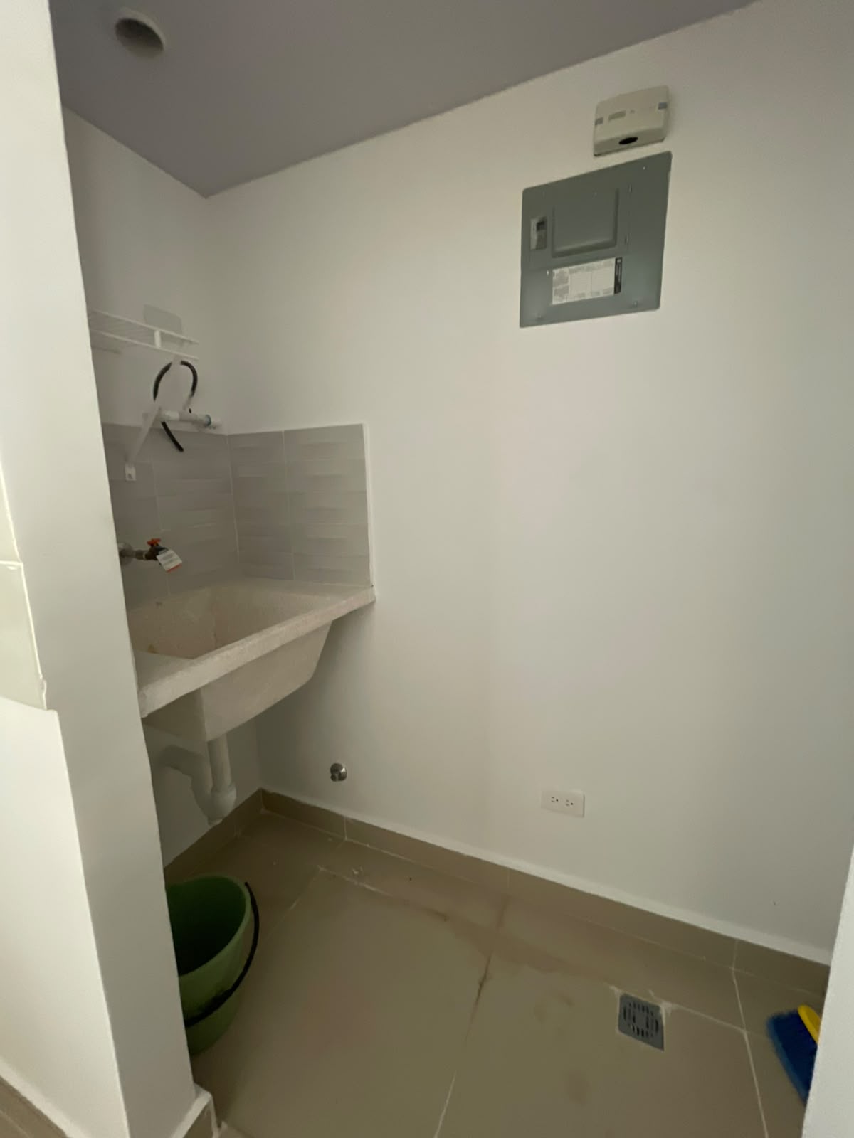 Alquiler de Apartamento próximo a la Ciudad Juan Bosch. Foto 7318327-6.jpg