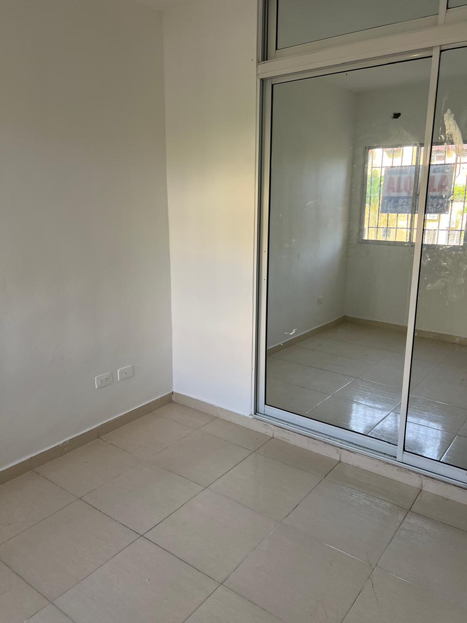 ALQUILO APARTAMENTO POR LA JACOBO Foto 7318625-2.jpg