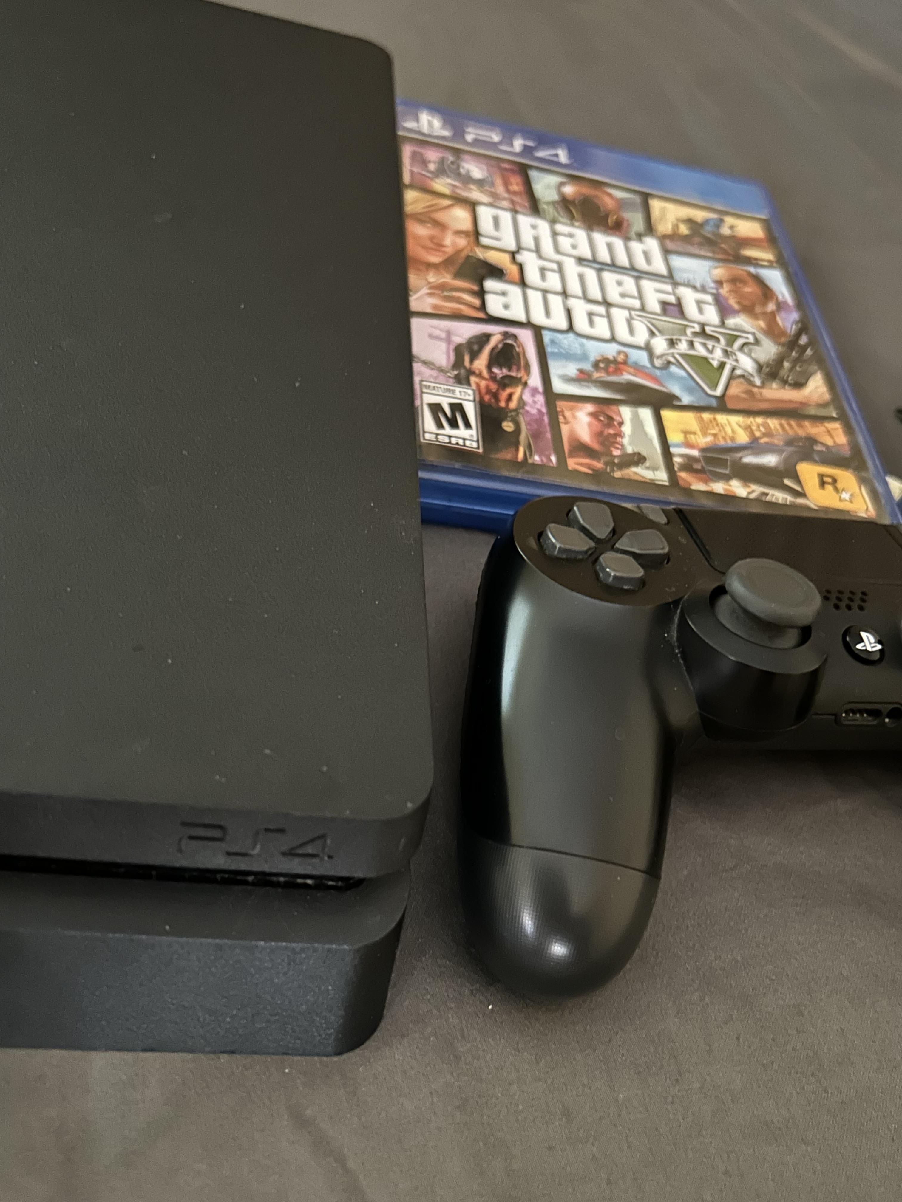 PS4 Slim 1TB Cómo nuevo! Foto 7318651-3.jpg