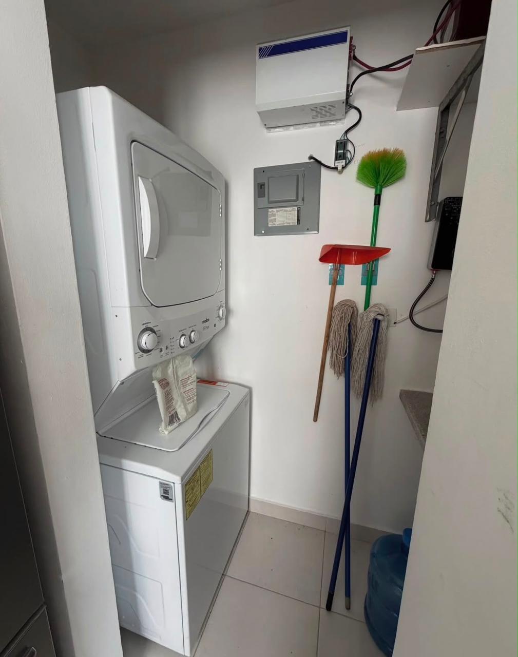 ???? APARTAMENTO AMUEBLADO EN RENTA – TIPO PENTHOUSE  LA HISPANOAMERIC Foto 7318716-3.jpg