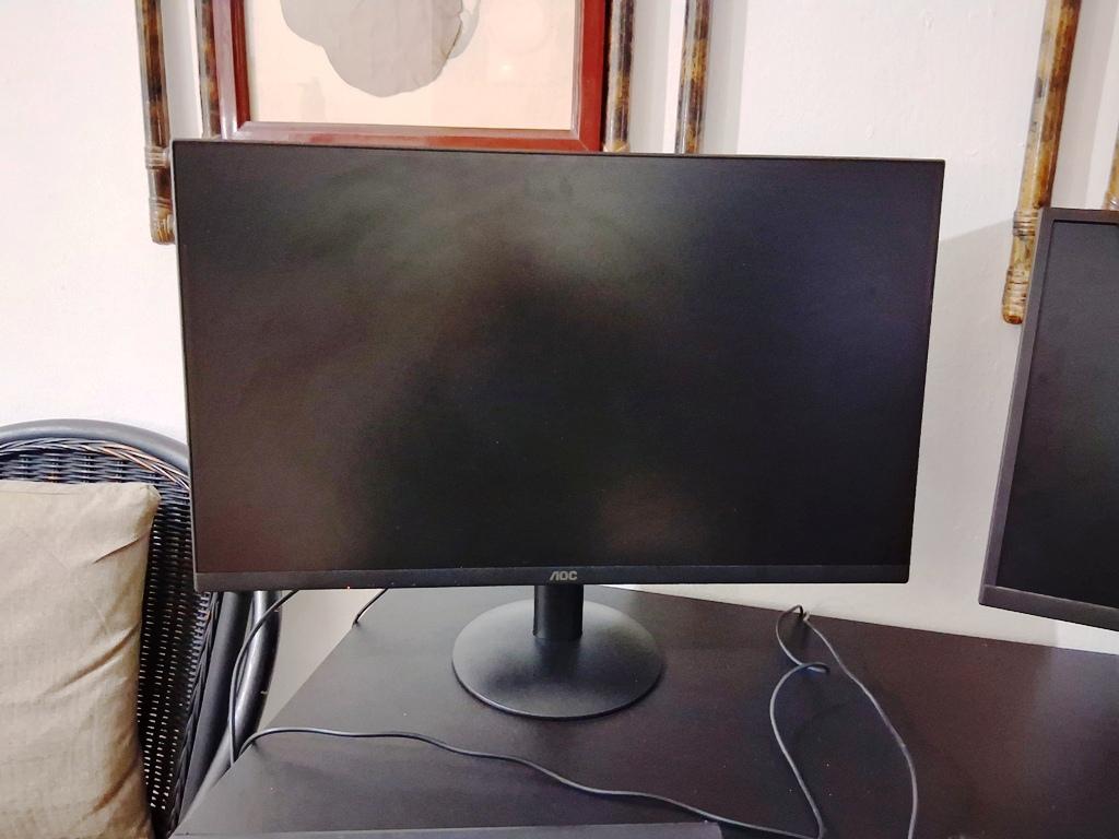 TV Monitor AOC 27” UltraSlim  Fire Stick HD  Alexa Echo Dot  Foto 7318740-4.jpg