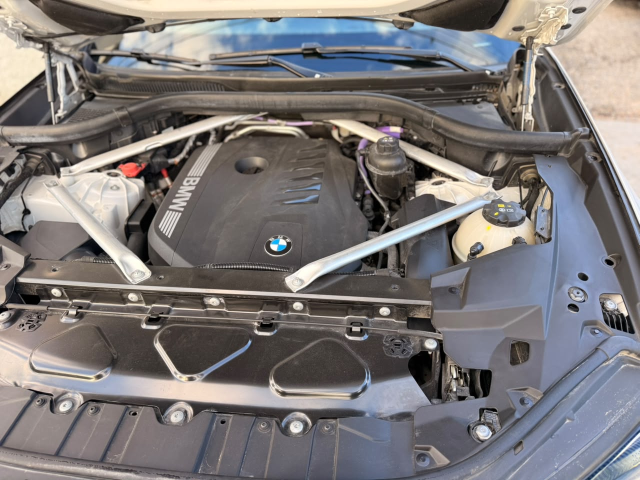 BMW X6 XDrive 40i M PKG 2024 Foto 7318754-10.jpg