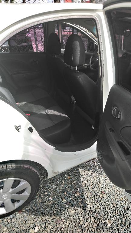 Nissan March año 2013 color exterior Blanco Perla  Foto 7319036-8.jpg