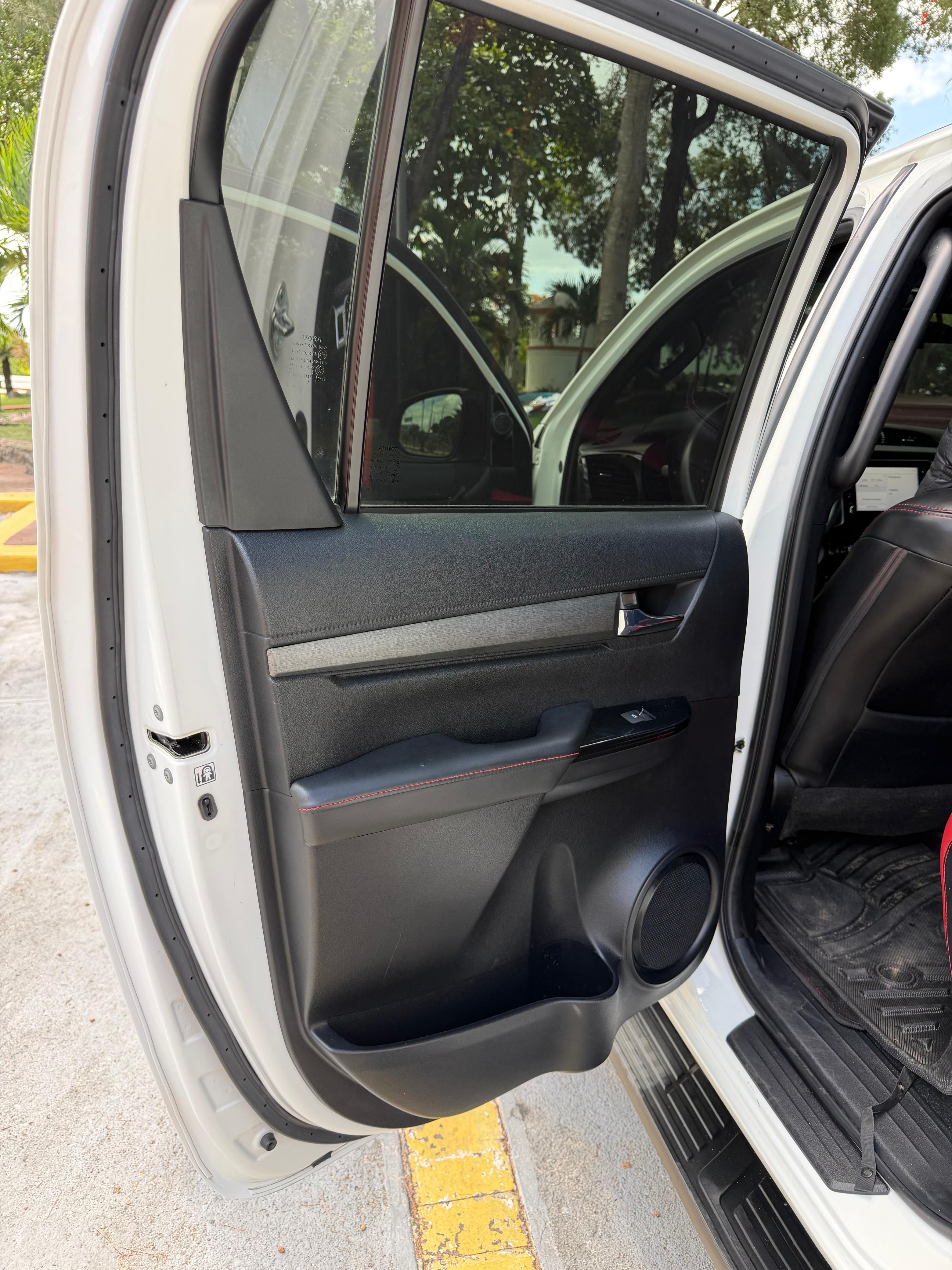 Toyota Hilux Adventure 2022 diesel como nueva Foto 7319046-7.jpg