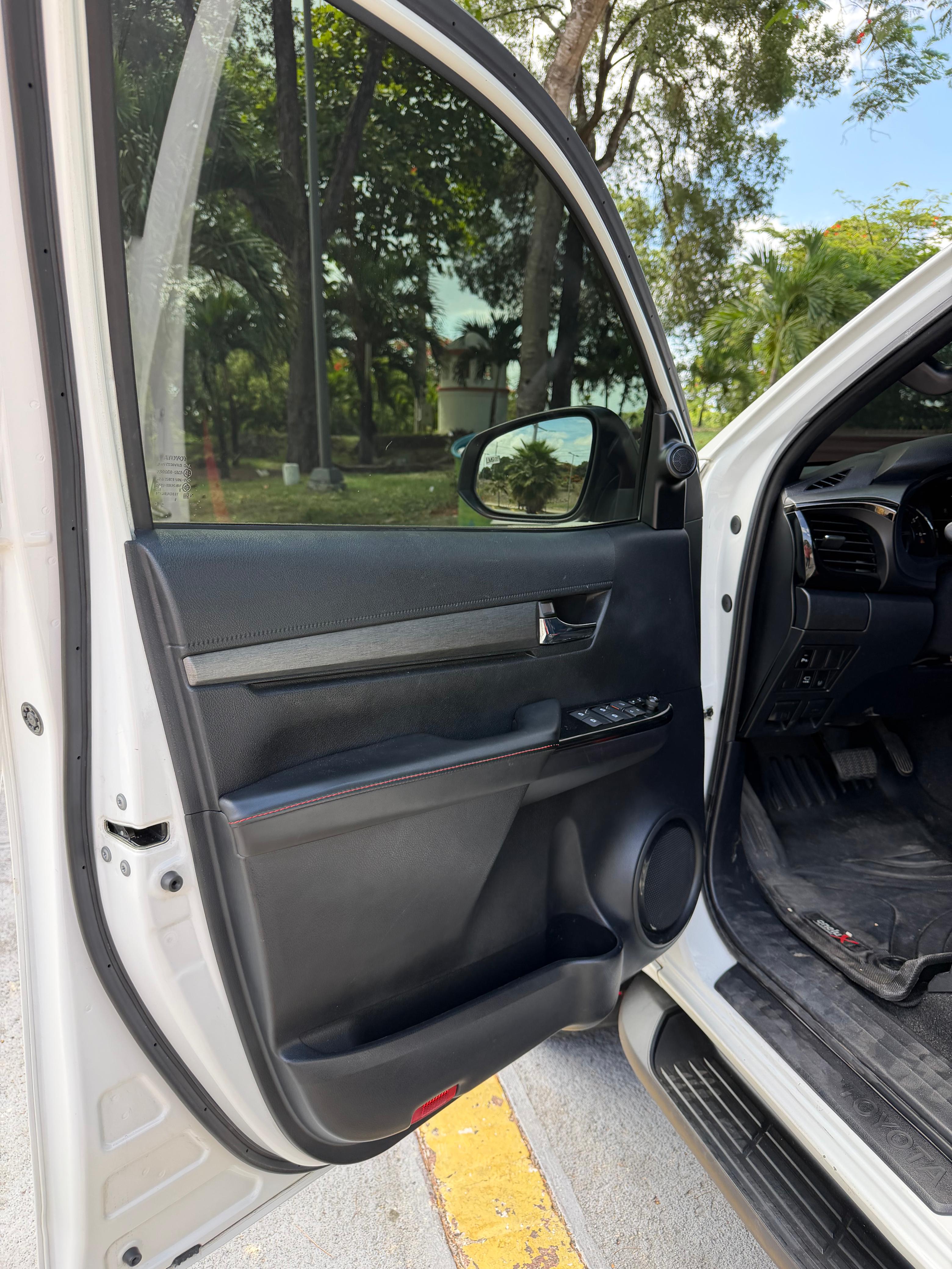 Toyota Hilux Adventure 2022 diesel como nueva Foto 7319046-8.jpg