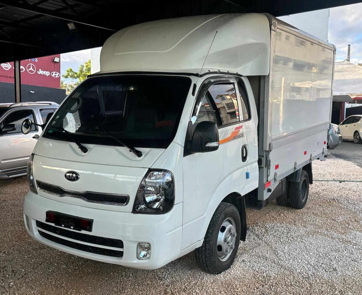 Kia Bongo lll 2019 57000 km. El full reforzado de fábrica ruedas altas Foto 7319058-2.jpg