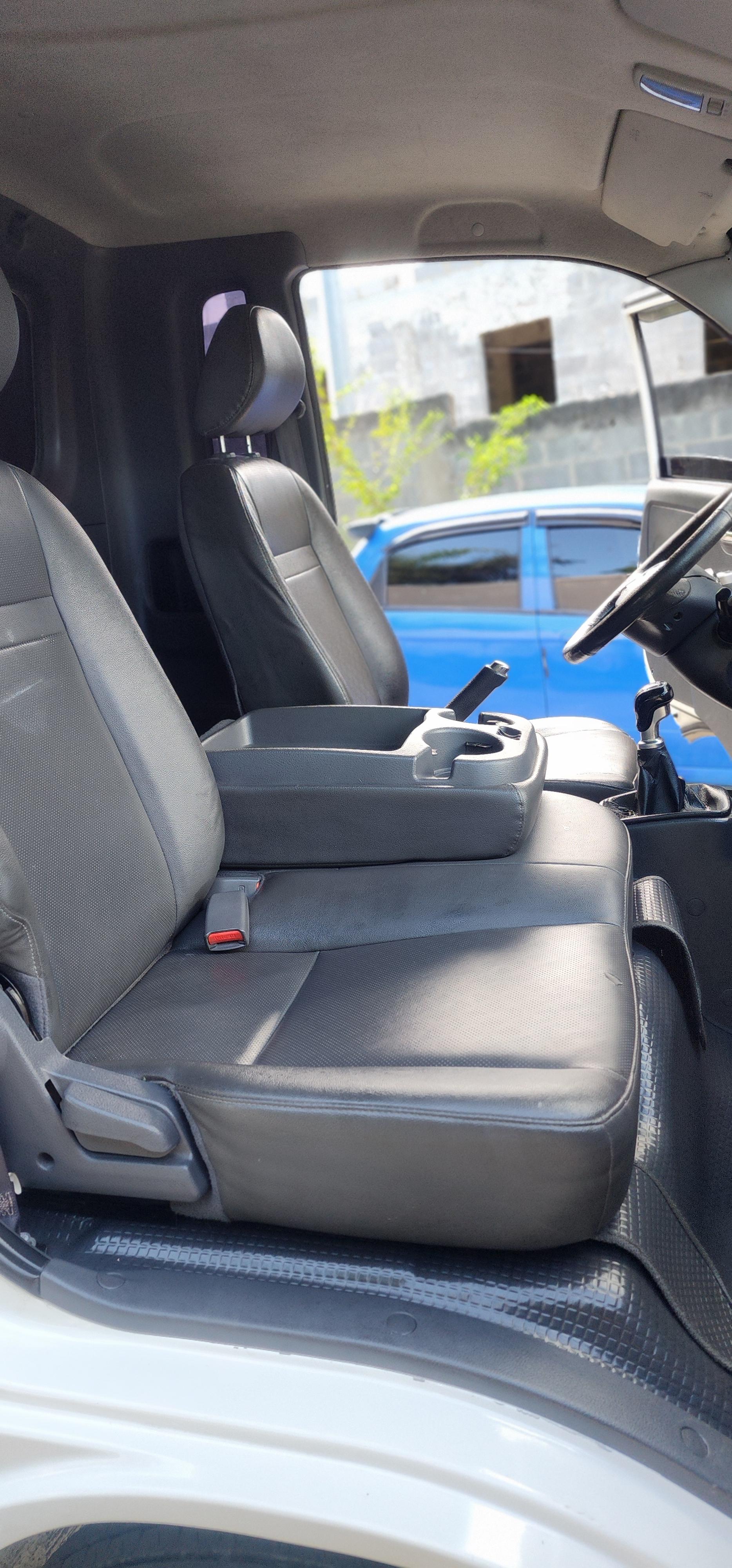 Kia Bongo lll 2019 57000 km. El full reforzado de fábrica ruedas altas Foto 7319058-8.jpg