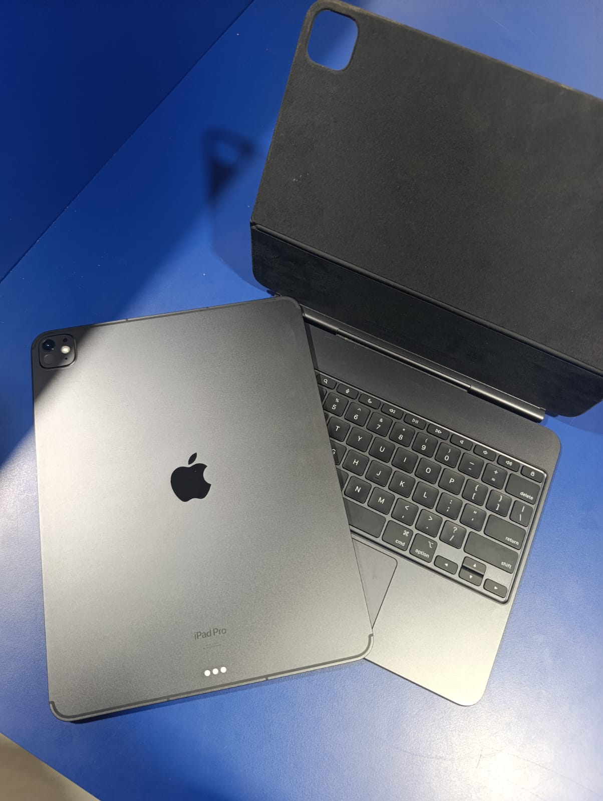 iPad Pro 13 M4 512GB Cellular  Magic Keyboard  Apple Pencil Como Nuevo Foto 7319104-4.jpg