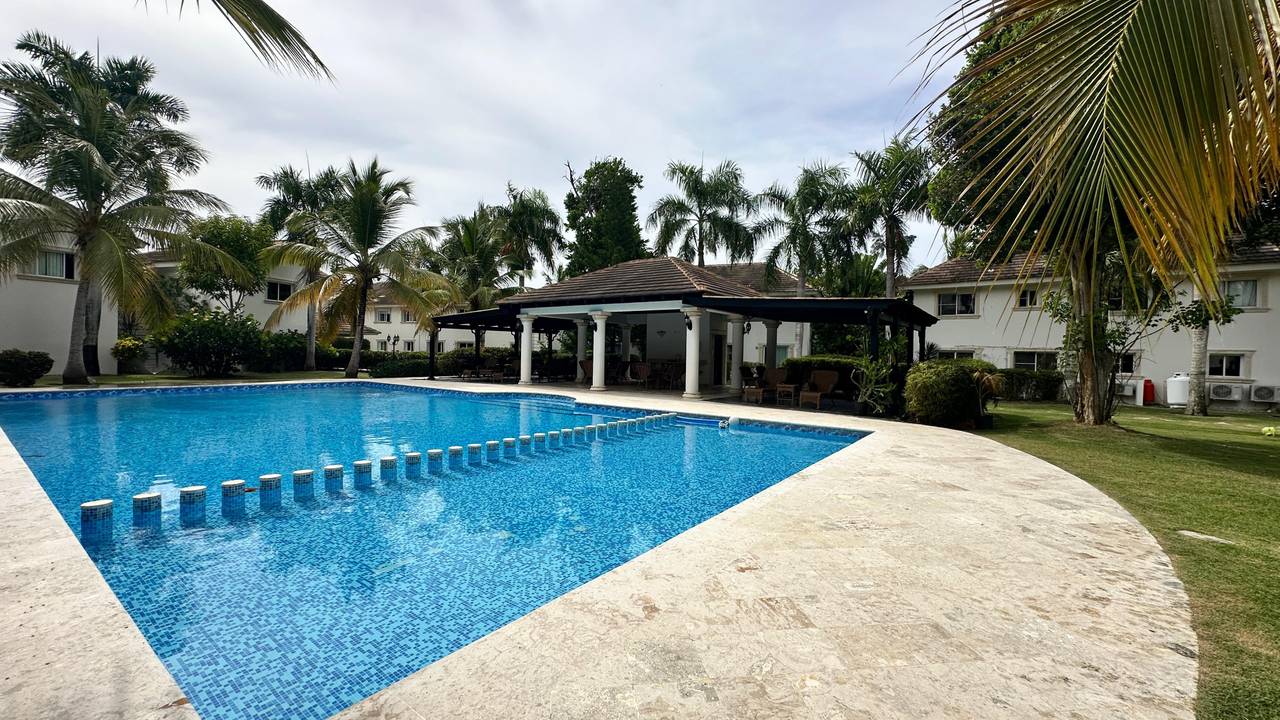 VILLA DÚPLEX AMUEBLADA EN VENTA – COSTA BRAVA PUNTA CANA VILLAGE  Foto 7319161-7.jpg