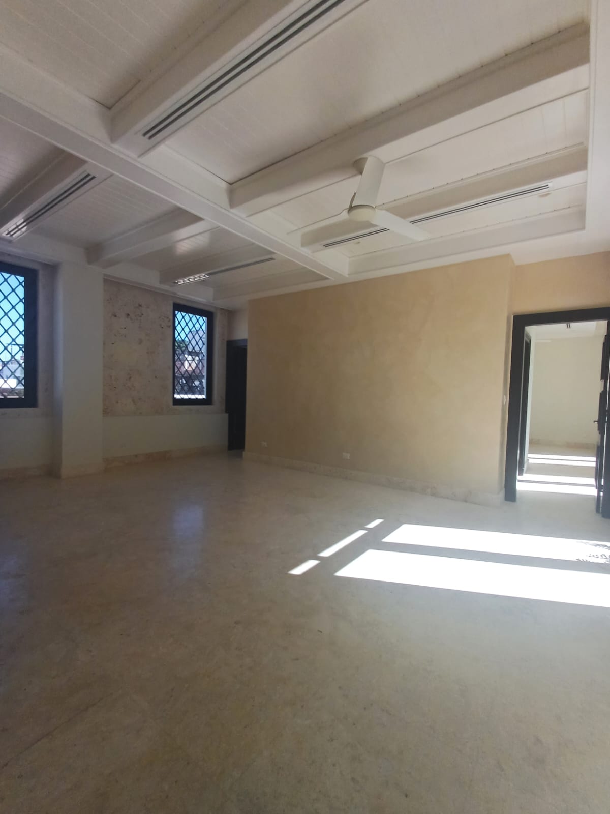 Venta Apart-Hotel. USD10500000 Foto 7319179-4.jpg