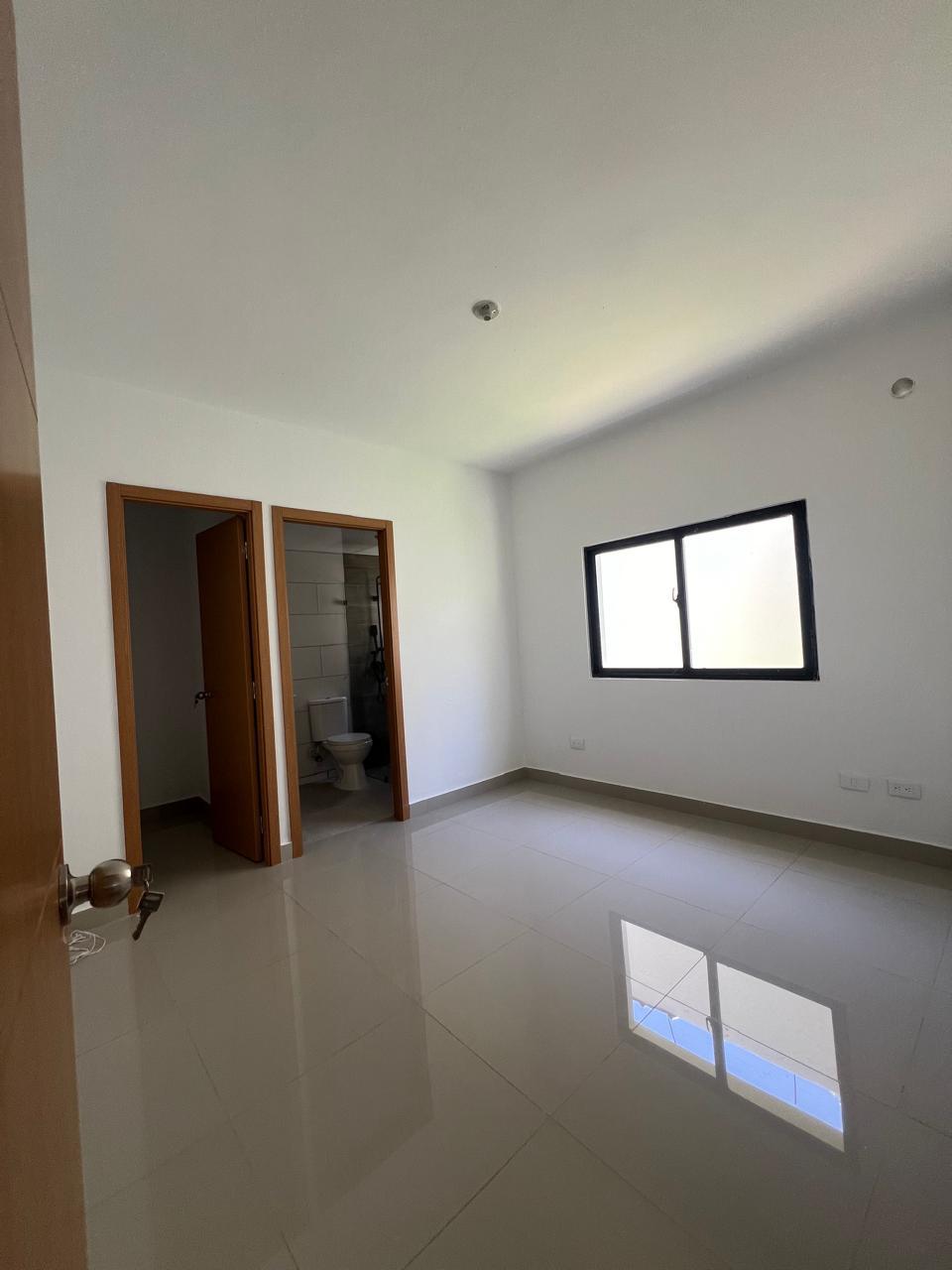 Apartamento de 3 Habitaciones en Venta en los Corales del Sur Foto 7319195-10.jpg