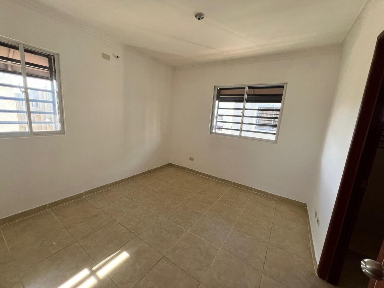 ▶️Rento Apartamento 4to Piso en la Ciudad Juan Bosch Residencial Sembr Foto 7319224-10.jpg
