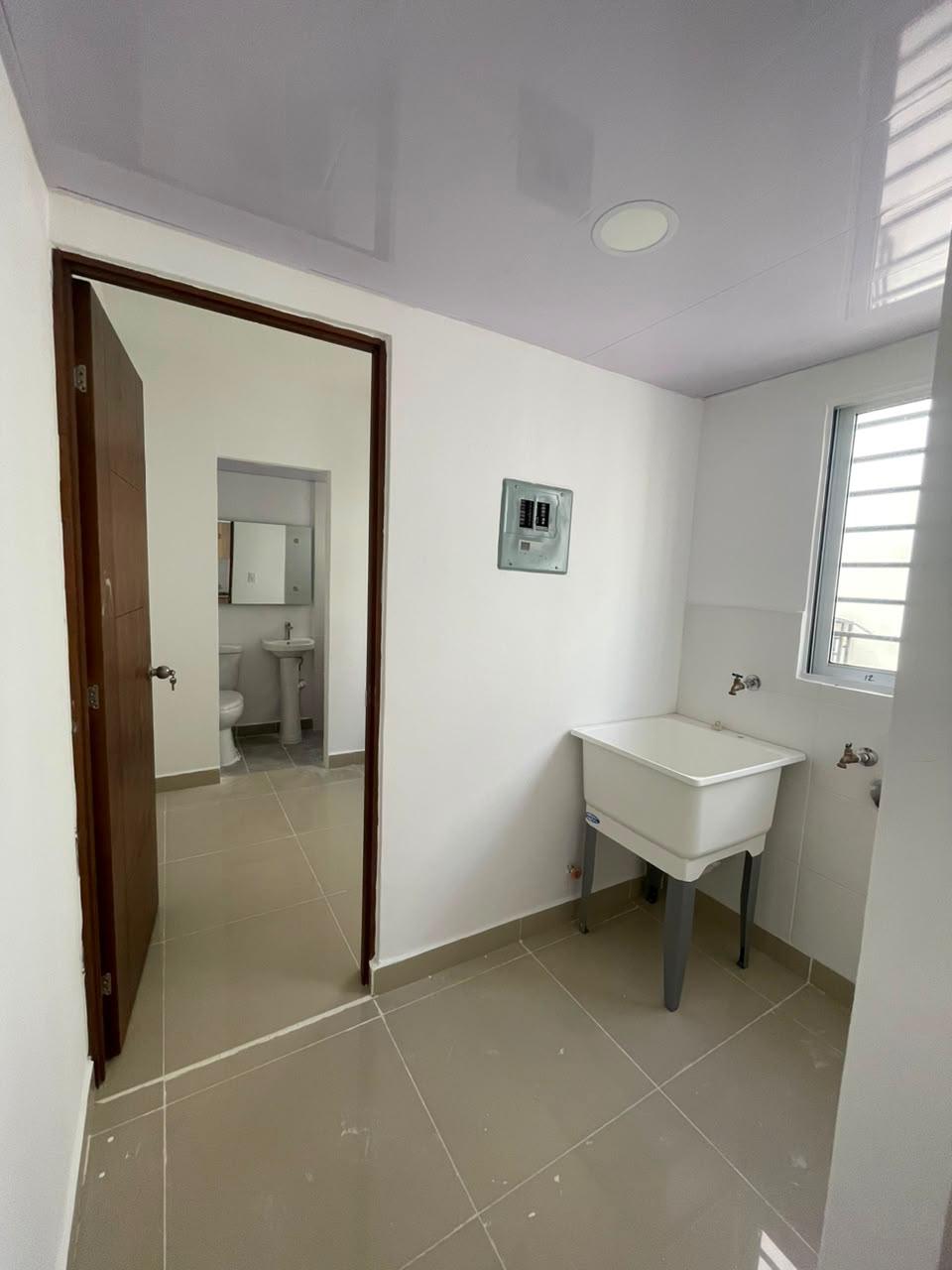 Apartamento de 3 Habitaciones en Renta en la Av. Jacobo  Foto 7319283-3.jpg