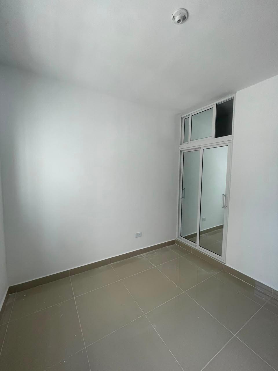 Apartamento de 3 Habitaciones en Renta en la Av. Jacobo  Foto 7319283-4.jpg
