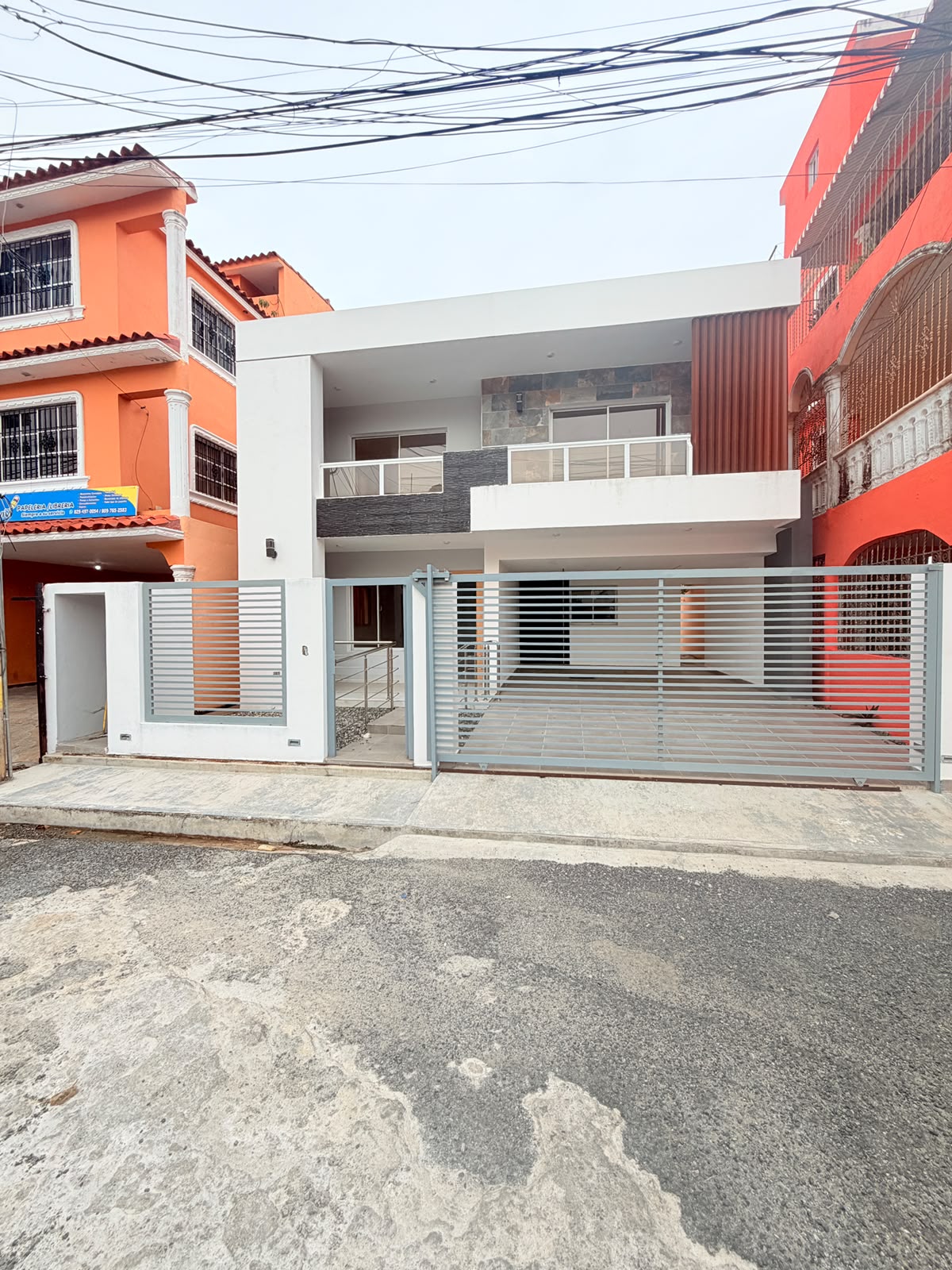  CASA EN VENTA – BRISA ORIENTAL Autopista de San Isidro Santo Domingo  Foto 7319292-2.jpg