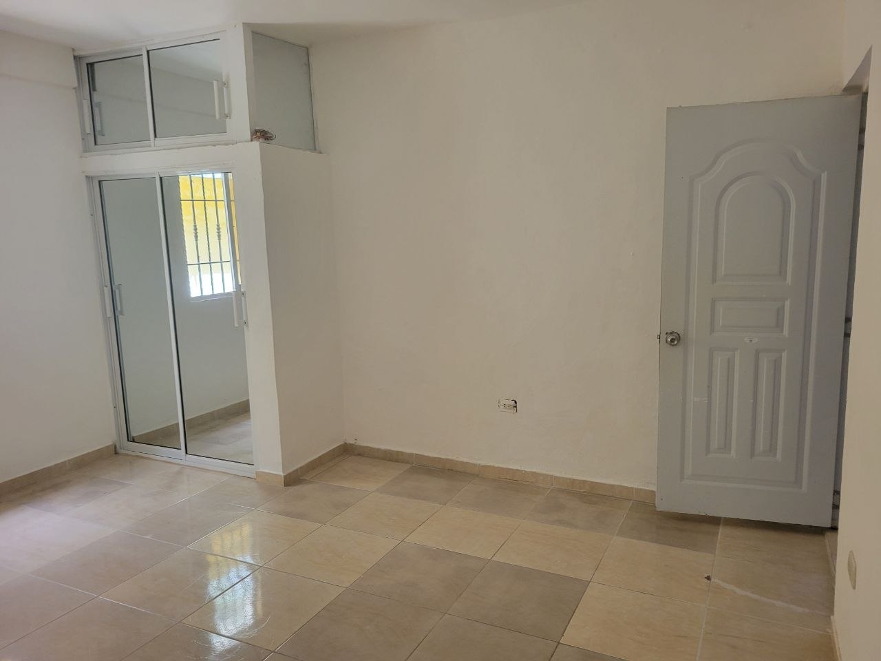 Casa En Alquiler Ubicada En Boca Chica Calle Hilda Gutiérrez Entrada E Foto 7319378-7.jpg