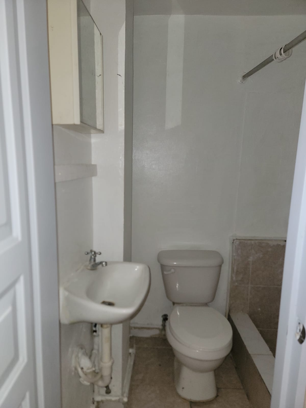 RENTO APARTAMENTO DE UNA HABITACION 2DO. PISO AV. SAN VICENTE STODGO.E Foto 7319409-3.jpg