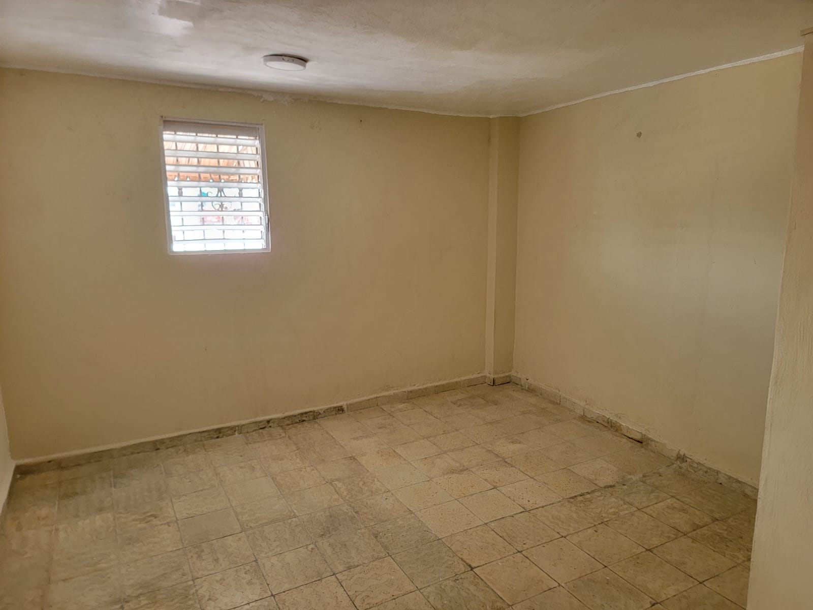 RENTO APARTAMENTO DE UNA HABITACION 2DO. PISO AV. SAN VICENTE STODGO.E Foto 7319409-5.jpg