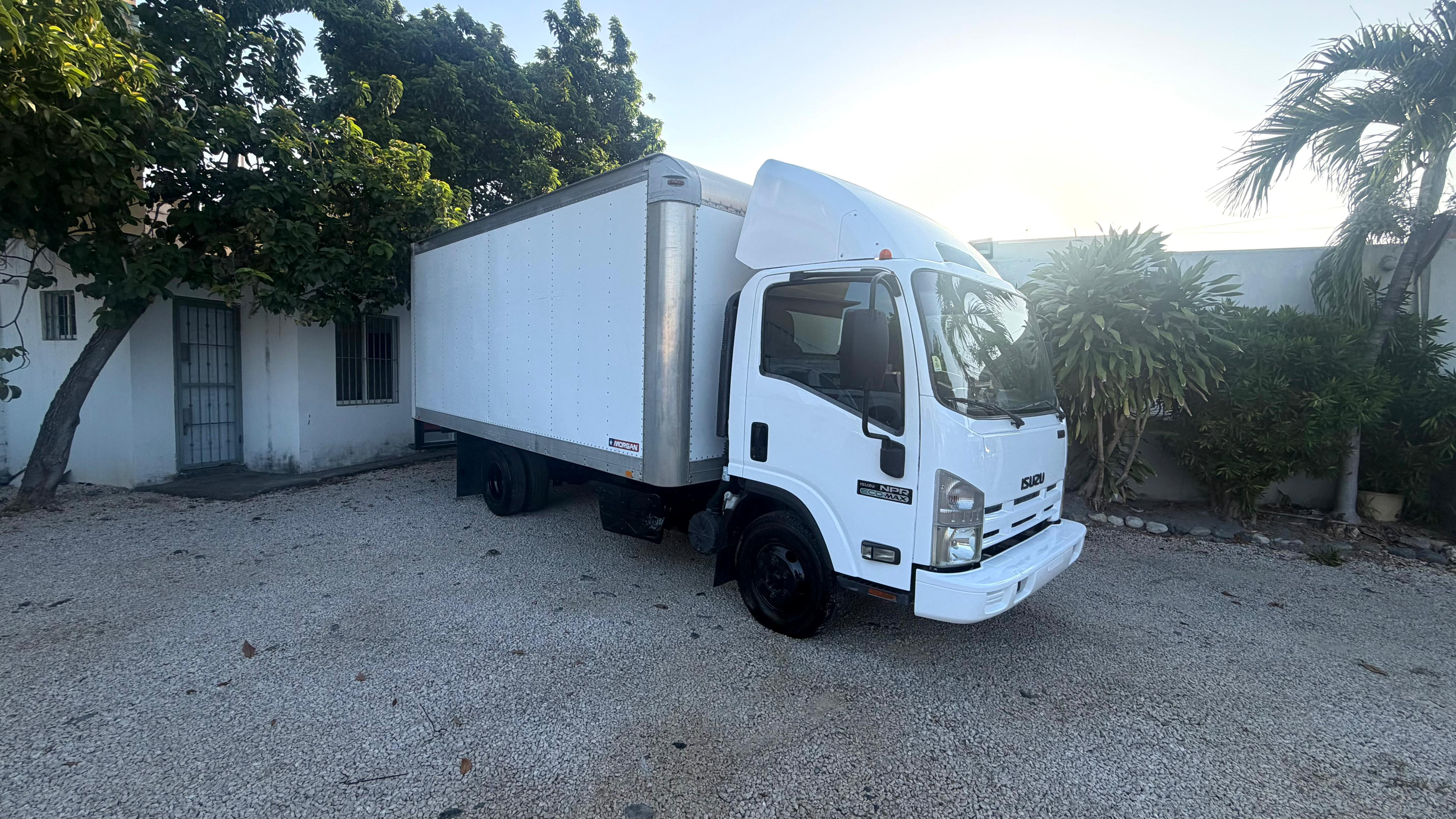 Camion Isuzu NPR 2013 Foto 7319611-2.jpg