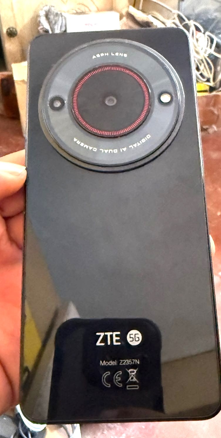 El ZTE Blade A75 5G 128gb/4gb ram 50mp con IA exclusivo de altice Foto 7319846-2.jpg
