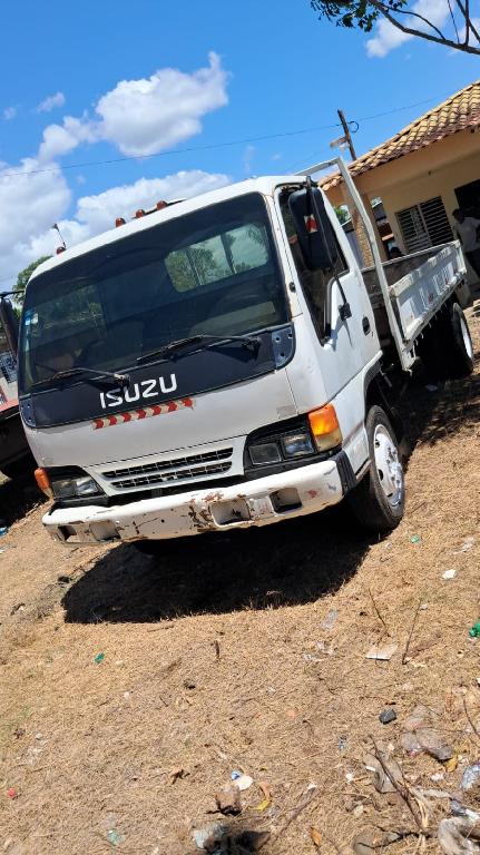 Isuzu 99 cama larga Foto 7319973-1.jpg